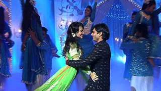 Zoya-Asad's Eid celebration for Zee TV's Eid special Thumbnail