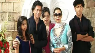 Shahrukh's Eid celebration at Mannat Thumbnail
