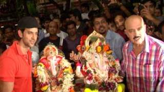 Hrithik and Rakesh Roshan at Ganpati Visarjan thumbnail