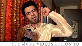 Manish Paul welcomes an eco-friendly Ganpati Thumbnail