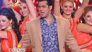Salman Khan Dances On  Bigg Boss 7 Thumbnail