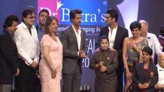 Hrithik Roshan felicitates winners of 'Positive Health Awards' Thumbnail