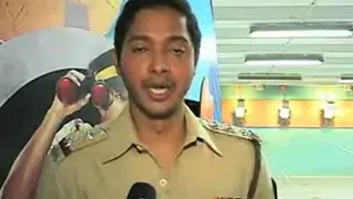 Cop launches nationwide hunt for gun - Aagey se Right Thumbnail