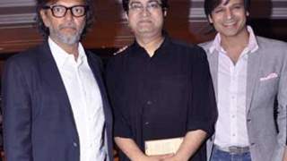 Vivek Oberoi, Prasoon Joshi and Rakeysh Omprakash Mehra at Educational awareness program Thumbnail