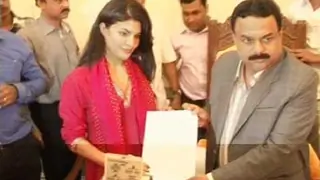 Jacqueline Supports PETA To Ban Horse Carriages Thumbnail