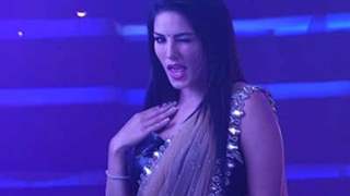 Do mein zyada maza hai! - says Sunny Leone on the sets of Pavitra Rishta