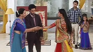 Sharda Arranges A Puppet Show to Cheer Up The Mood Of Her Children Thumbnail