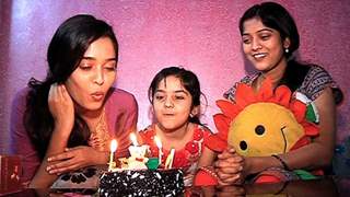 Neha Saxsena Celebrates her Birthday with India-Forums