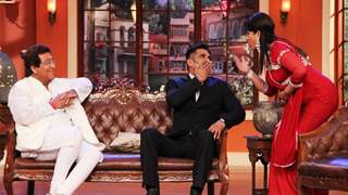 Watch Vinod Khanna and Suniel Shetty on Comedy Nights With Kapil