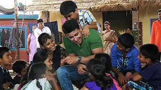Saras, Denny, Kabir and Anushka Performs a Street Play - Saraswatichandra Thumbnail