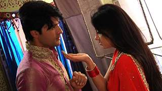 Suraj Plans To Give Sandhya A Surprise