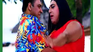 Ram's Wife Gautami Helps Him Wax, For Humshakals Thumbnail