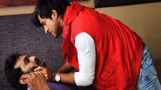 Raj saves arpita from goons Thumbnail