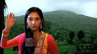 Disha Parmar Talks About Monsoon Thumbnail