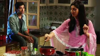 Ayesha Cooks Maggi For Adi! Thumbnail
