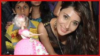 Happy Birthday Sara Khan Thumbnail