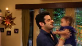 Behind The Scene Masti On the Sets Of Yeh Hai Mohabbatein Thumbnail
