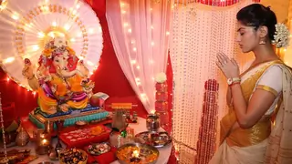 Monica Khanna's Special Preparation For Bappa! Thumbnail
