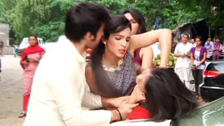 Cat Fight Between Aaliya And Bulbul Thumbnail