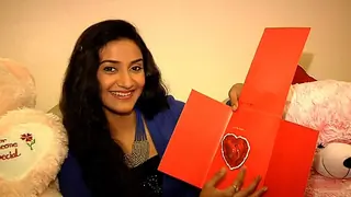 Rati Pandey Receives Birthday Gifts From Her Fans - Part 03 Thumbnail