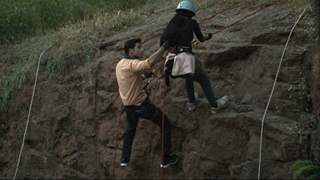 Rajat To Help Anushka In Trekking