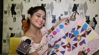 Soumya Seth Receive Birthday Gifts From Her Fans Thumbnail