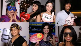 Celebs Click Selfies With Cool Props Thumbnail