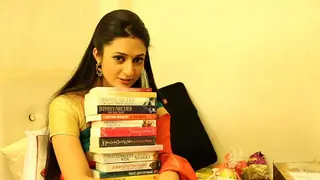 Divyanka Tripathi Gift Segment - Part 02 Thumbnail