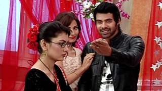 Abhi's Efforts To Make Pragya Jealous Thumbnail