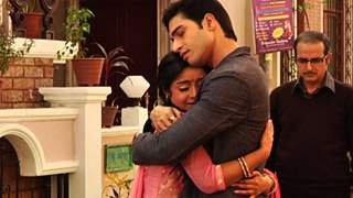 Rajat and Anushka's Tight Hug