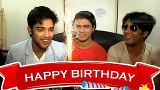 Parth Samthaan Celebrates his Birthday with Co-Stars Thumbnail