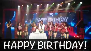 Shahrukh Khan celebrates his birthday with media Thumbnail