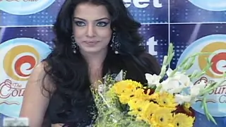 Celina Jaitly at Country Club New Year's bash press meet Thumbnail