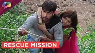 Harman tries to rescue Soumya in Shakti