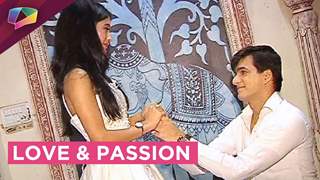 Kartik finally proposes Naira and both of them share a romantic moment