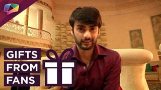 Varun Kapoor Receives Gifts From His Fans | Exclusive