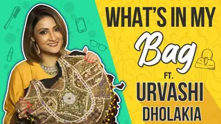 What’s In My Bag Ft. Urvashi Dholakia | Bag Secrets Revealed Thumbnail