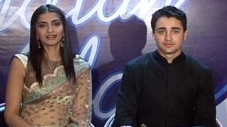 Imran Khan and Sonam Kapoor on the sets of Indian Idol 5