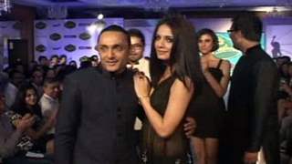 Celina Jaitley And Rahul Bose At Signature Fashion Show