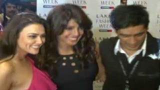 Preity, Priyanka, Rani and Urmila @ Manish Malhotra's show at Lakme Fashion Week 2010