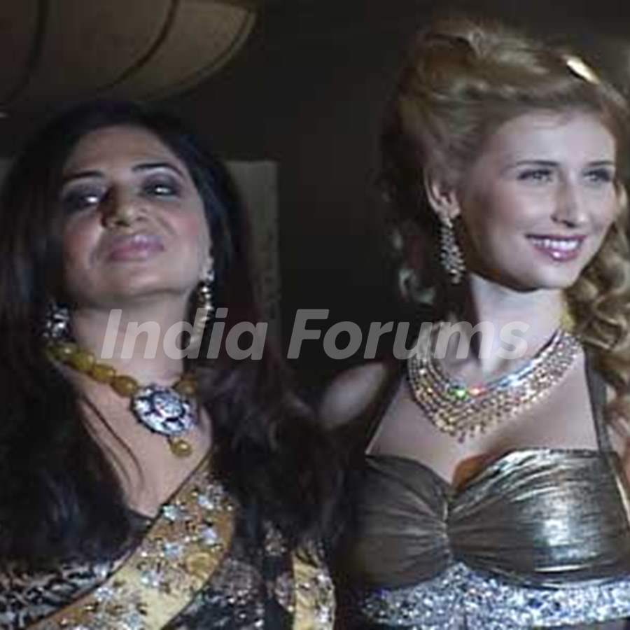 Claudia Ciesla walks the ramp for Sonia Mehra Show at Indian Princess