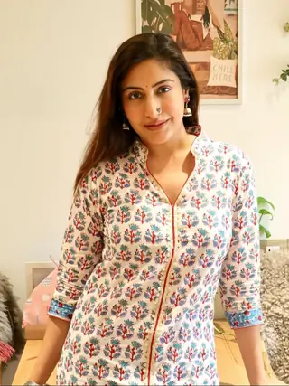 Surbhi Chandna is currently enjoying her 'bindi, payal, jhumka' phase thumbnail
